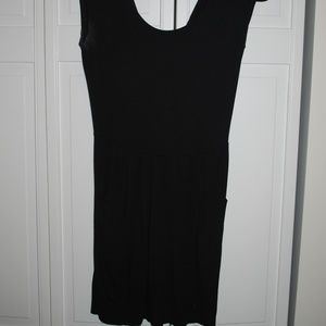Three Dots,cap sleeve, pockets, criss cross back